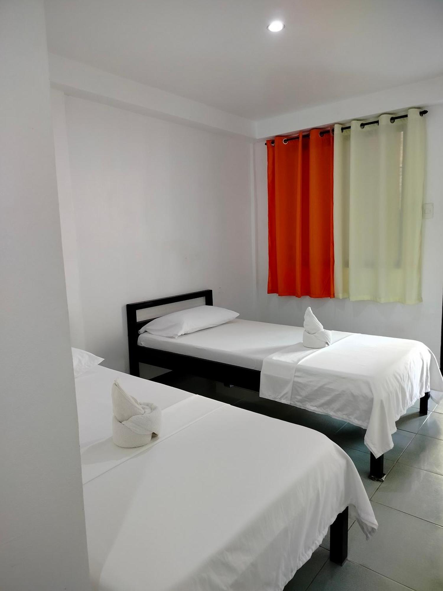 Lang2 Place Coron Bagian luar foto