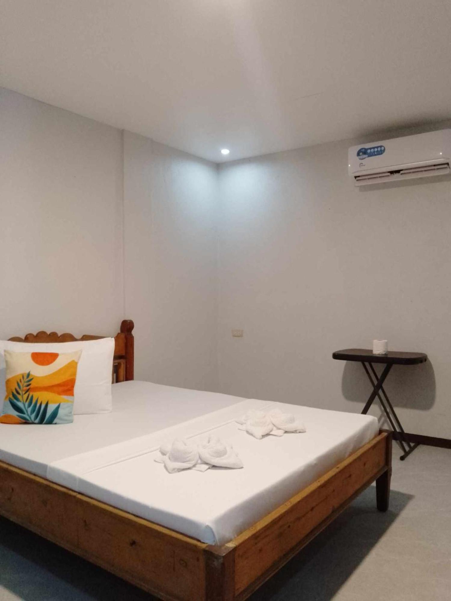 Lang2 Place Coron Bagian luar foto